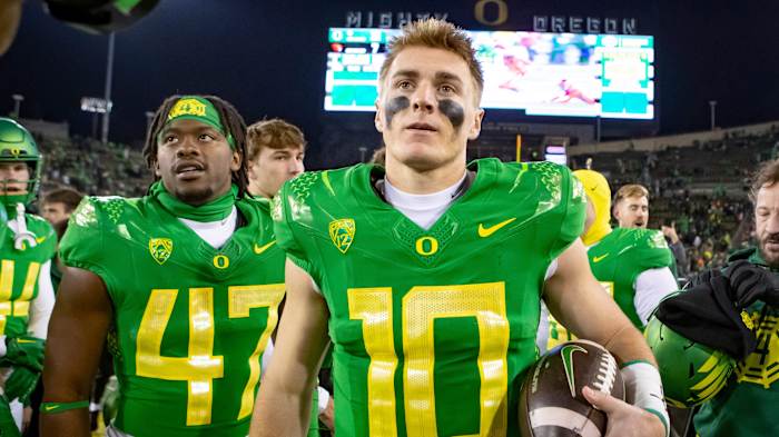 Oregon’s Bo Nix made a compelling Heisman Trophy case with a 367-yard game against Oregon State.